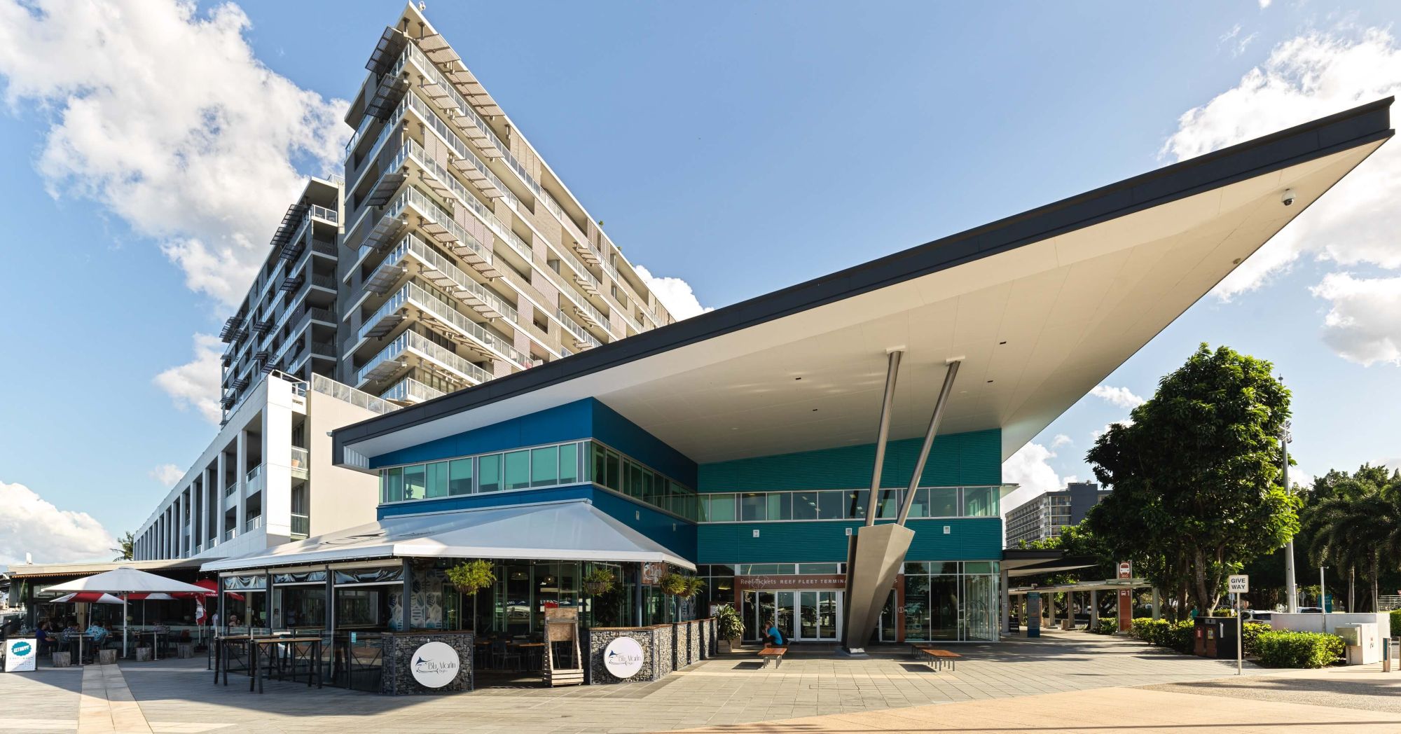 City lights Hotel Cairns Real estate photo
